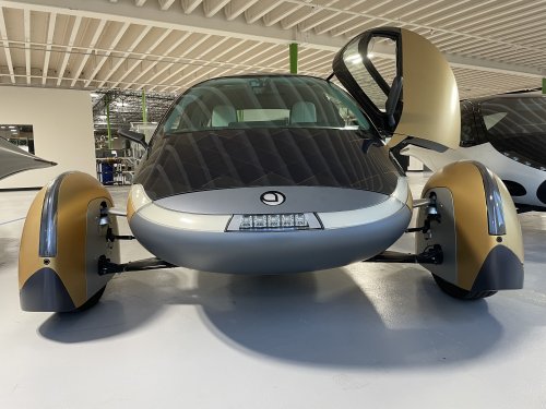 We toured the Aptera factory to see if the solar EV company is gonna make it