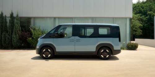 Kia, Kia's next electric van looks even bigger in person [Video]