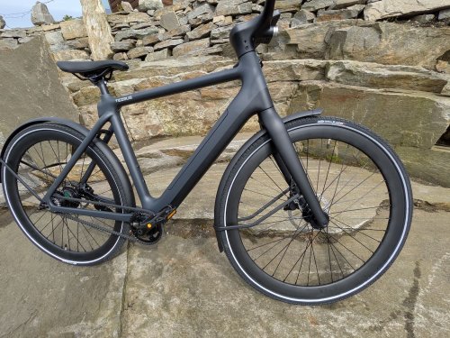 Tezeus C8 review: This light &amp; sleek European commuter e-bike gets a lot right