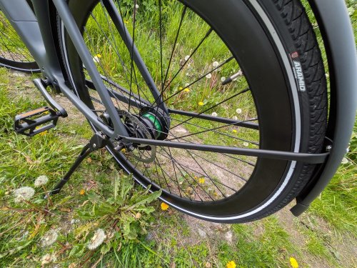 Tezeus C8 review: This light & sleek European commuter e-bike gets a lot right