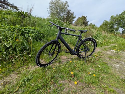 Tezeus C8 review: This light &amp; sleek European commuter e-bike gets a lot right