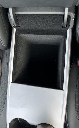 Tesla Model Y RWD 2026 Review: an entry-level trim with top-of-the-line technology