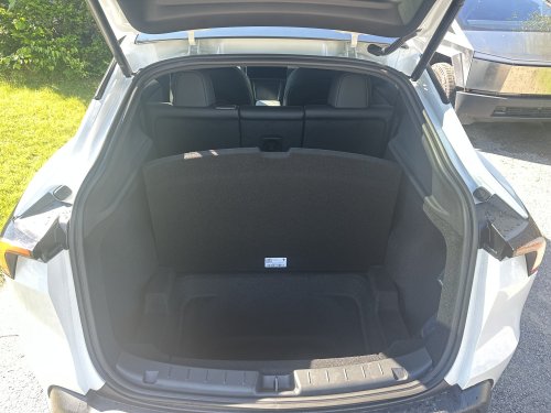 Tesla Model Y RWD 2026 Review: an entry-level trim with top-of-the-line technology