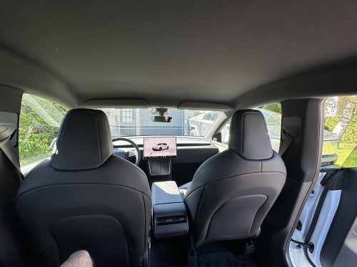 Tesla Model Y RWD 2026 Review: an entry-level trim with top-of-the-line technology