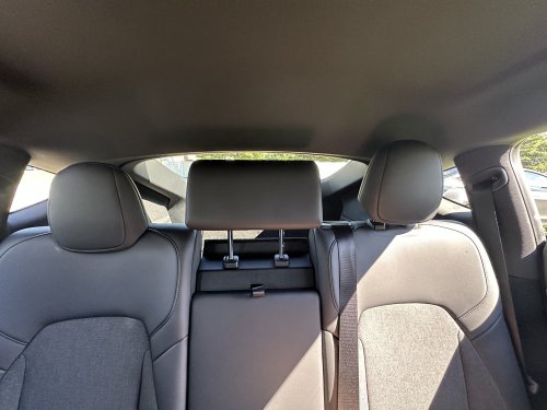 Tesla Model Y RWD 2026 Review: an entry-level trim with top-of-the-line technology