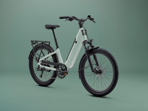 Momentum’s new Vida E+ EX commuter e-bike adds cruise control, throttle, and more