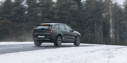 Volvo, SUV, Volvo's midsize EV SUV delivers more range with up to 330 miles