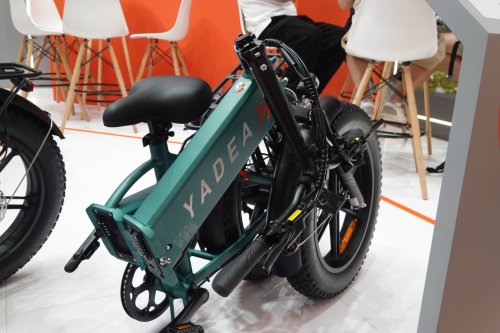 Yadea shows off full-suspension commuter e-bike at Eurobike 2026