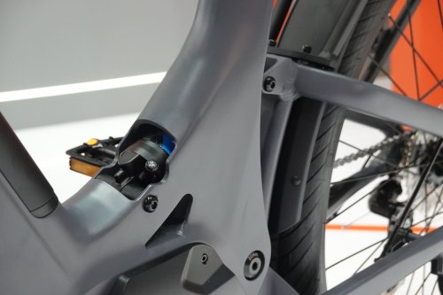 Yadea shows off full-suspension commuter e-bike at Eurobike 2026