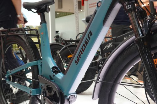 Yadea shows off full-suspension commuter e-bike at Eurobike 2026