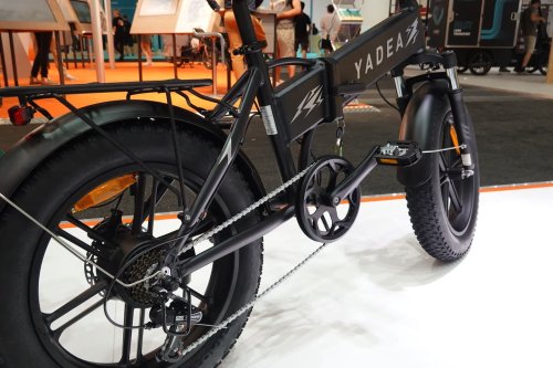 Yadea shows off full-suspension commuter e-bike at Eurobike 2026