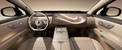 BYD's new luxury SUV has 1,000+ km of range and big screens