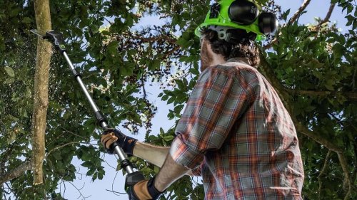 Segway Max G3 Plus e-scooter $350 off pre-order deal, Beatbot iSkim solar pool skimmer $319, Jackery 72-hour flash sale, tools, more