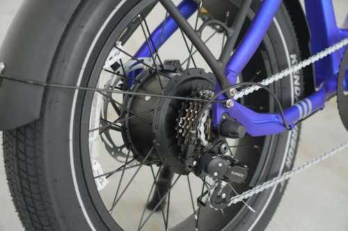 Batch eFT.3 Review: A 28 MPH fat tire e-bike built for the streets