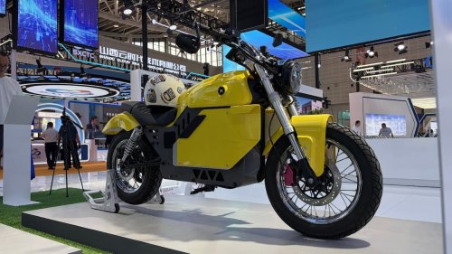 Evoke’s new $5,000 electric motorcycle can hit highway speeds, coming to US & EU