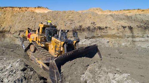 CAT puts century-old train tech to work in new, heavier electric drive dozer