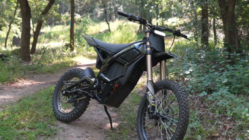 I rode Juiced’s 70 MPH Nomadix electric dirt bike, and the $2,495 price is a steal