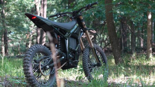 I rode Juiced’s 70 MPH Nomadix electric dirt bike, and the $2,495 price is a steal