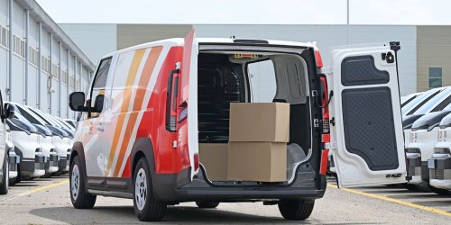 Kia, Kia deploys 200 PV5 electric vans for mail delivery