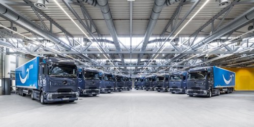 Mercedes-Benz, Amazon puts 50 Mercedes-Benz eActros electric semi trucks to work in Germany