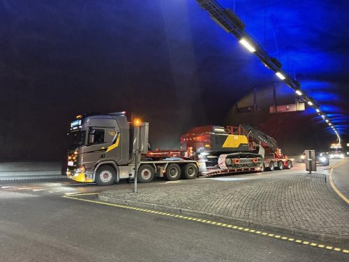 Volvo, New, 50-ton Volvo EC500 Electric excavator never needs charging