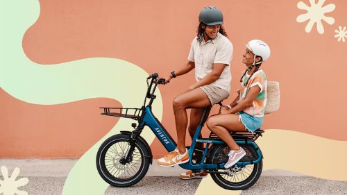 More fun with a friend: Important tips for e-bike riding with two passengers