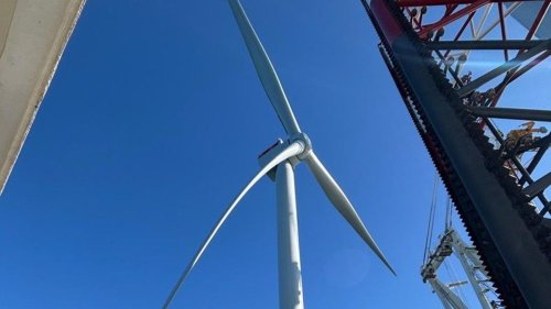 The US's largest offshore wind farm just produced its first power | Electrek