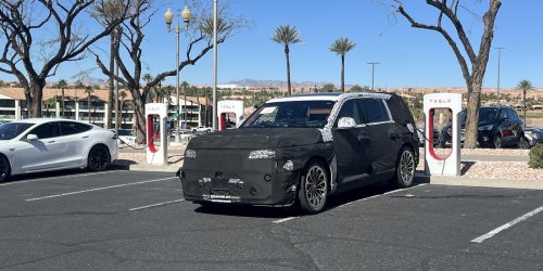 The Genesis GV90 has coach doors and a huge 27" screen [Video]