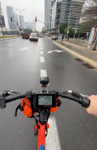 I took a city e-bike out extreme off-roading. Here's what happened