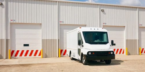 Workhorse slashes prices by $60,000 as Purolater buys 100 vans