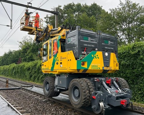 Battery, E-quipment highlight: AMT's hot-swapping battery electric rail excavator