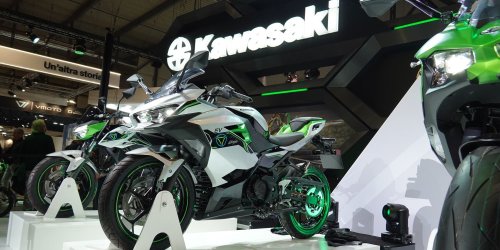 Kawasaki patent reveals new electric motorcycle with clever frame