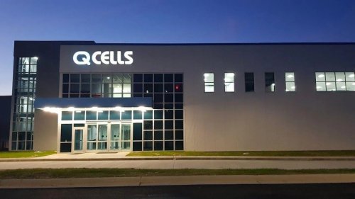 US Customs delays force solar giant Qcells to furlough 1,000 workers [update] | Electrek