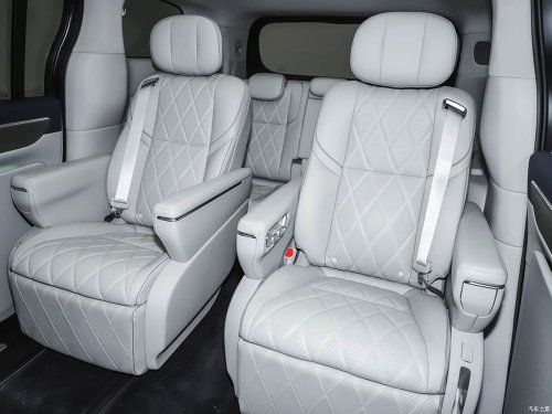 Leapmotor’s first MPV D99 interior debuts at 2026 Greater Bay Area International Auto Show
