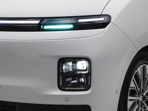 Leapmotor’s first MPV D99 interior debuts at 2026 Greater Bay Area International Auto Show
