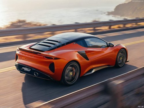 Lotus Emira 420 Sport debuts with performance upgrades and weight reduction