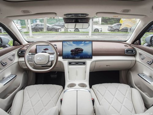 Chery launches 2027 version of its global model Fulwin A9L with enhanced smart driving