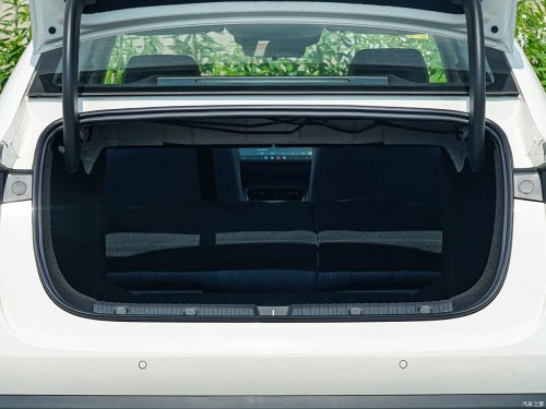 The 2027 BYD Seal 06 launches in China featuring Flash Charging and DiSus-C, starting from 14,700 USD