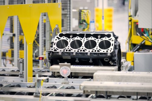 GM, Chevy, GMC, GM’s 8.3-Liter Duramax Diesel Engine for Chevy, GMC HD Trucks Makes 1230 LB-FT of Torque