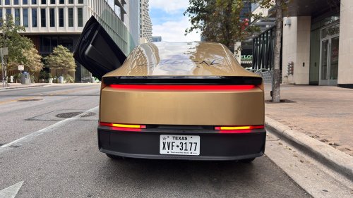 A Software Glitch Took Down Our Tesla Cybercab Robotaxi Ride