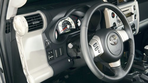 2006 Toyota FJ Cruiser First Test Review: Retro Looks, Real Off-Road Capability