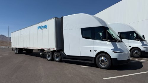 Tesla, HMD Trucking Built a 700-Truck Diesel Fleet. Now It’s Buying 50 Tesla Semi Trucks.