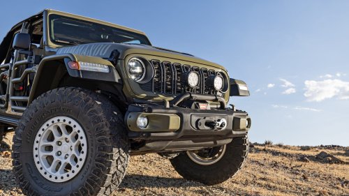 2026 Jeep Wrangler 392 Commando First Test: A Riotous, Supercharged Salute to the Troops