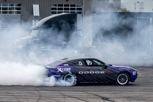 These Drift-Spec Dodge Chargers Have 750 HP, Manual Transmissions