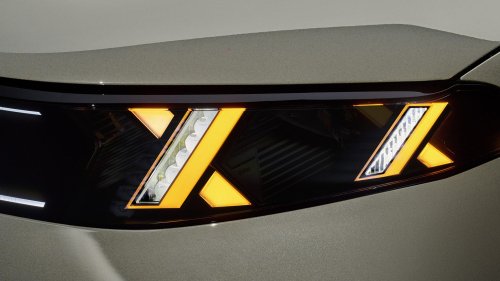 BMW, BMW X5, The 2027 BMW X5’s X-Shaped Headlights Are Delightfully Weird and Whimsical
