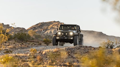2026 Jeep Wrangler 392 Commando First Test: A Riotous, Supercharged Salute to the Troops