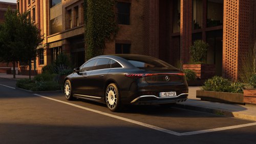 Mercedes-Benz | Mercedes-Benz EQS | 2027 Mercedes-Benz EQS Sedan Looks Similar but Hides Big Changes