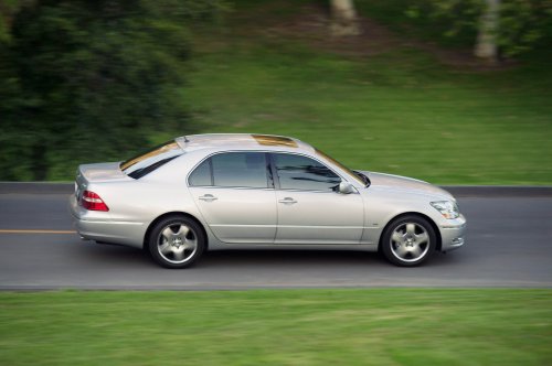 Lexus, Lexus LS, A Wisconsin Car Dealer's Niche Business: Selling the 2004-2006 Lexus LS 430