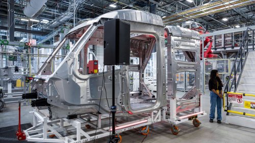 2027 Tesla Semi First Drive: We Get Seat Time in Tesla’s 500-Mile Electric Big Rig 