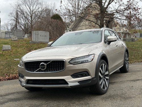 Volvo, Volvo CEO Hints at Potential Station Wagon Return Within 5 Years
